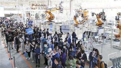 探秘恒驰上海基地 黑灯工厂与技术创新的交响曲